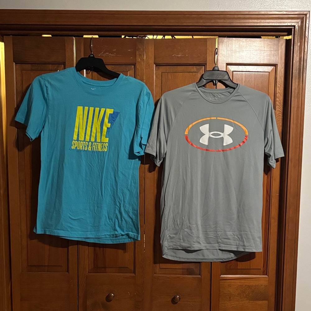 Nike Blue Sports & Fitness T-Shirt and UA light green moisture wick size Med